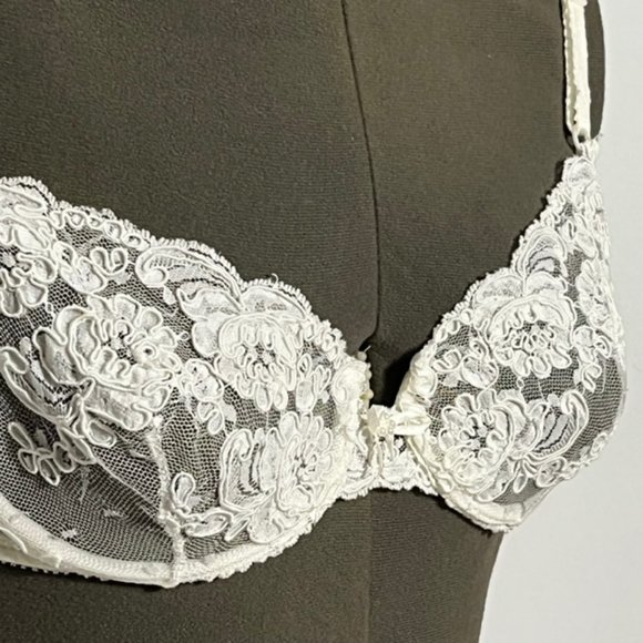 Vintage VICTORIA'S SECRET White Lace And Satin Bridal Lingerie Set. NWOT - Picture 6 of 15